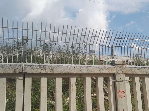 高鐵加高防護柵欄圖片2 高鐵加高防護柵欄圖片2