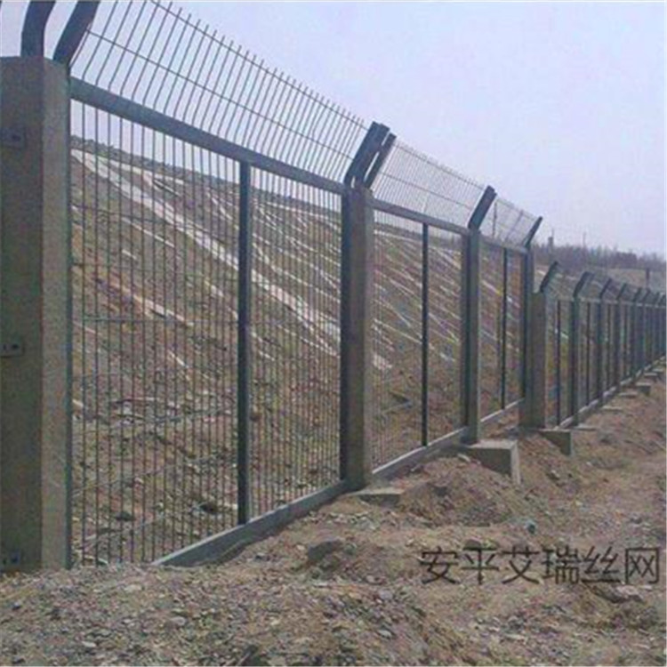 鐵路防護(hù)柵欄案例展示圖片4 鐵路防護(hù)柵欄案例展示圖片4