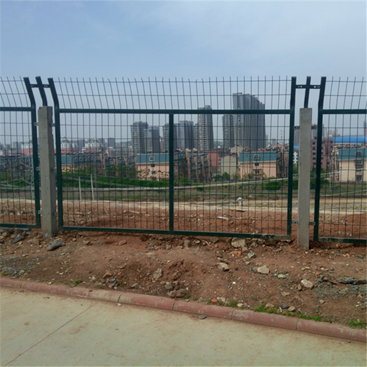 鐵路防護柵欄案例展示圖片2 鐵路防護柵欄案例展示圖片2