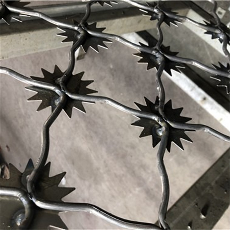 梅花刺鋼網墻案例展示圖片4 梅花刺鋼網墻案例展示圖片4